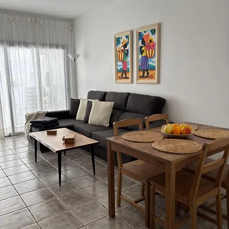 Mariate I Casa Frente Al Mar En *